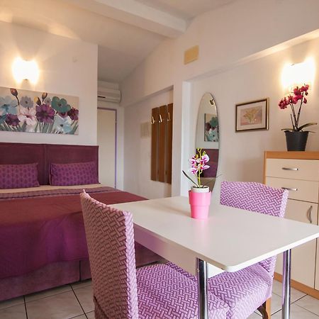 Apartments Paula Бол Екстер'єр фото