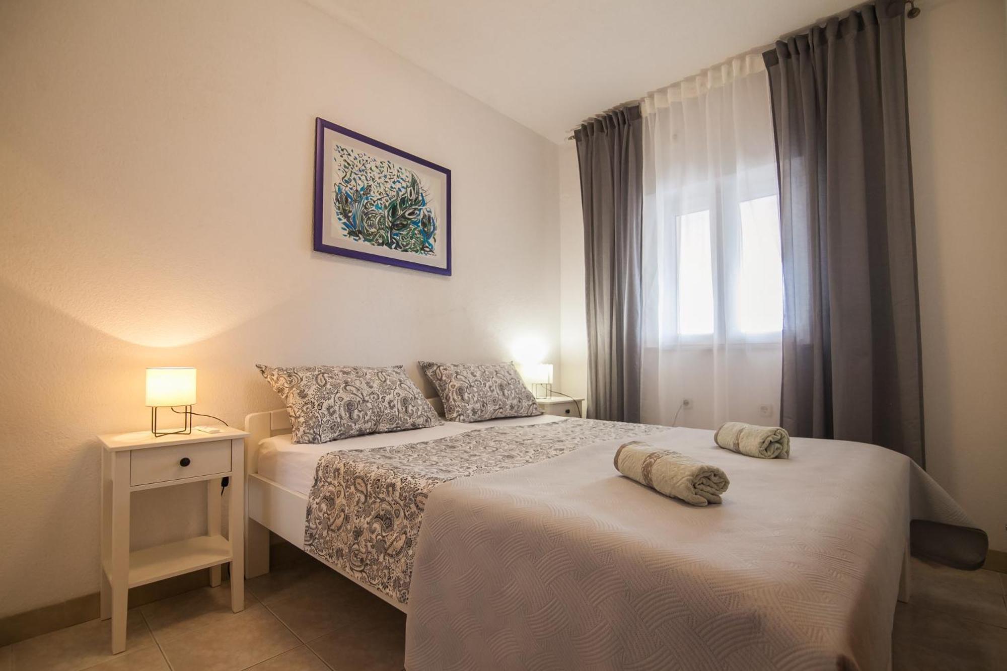 Apartments Paula Бол Екстер'єр фото