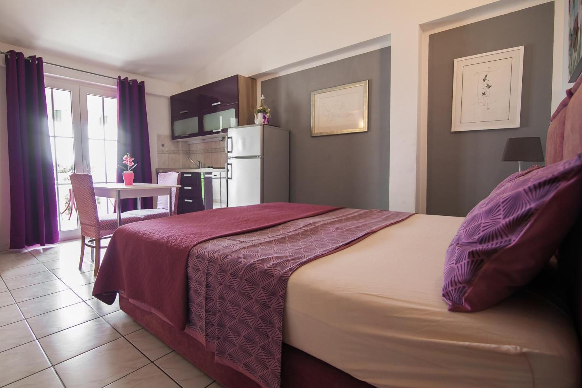 Apartments Paula Бол Екстер'єр фото