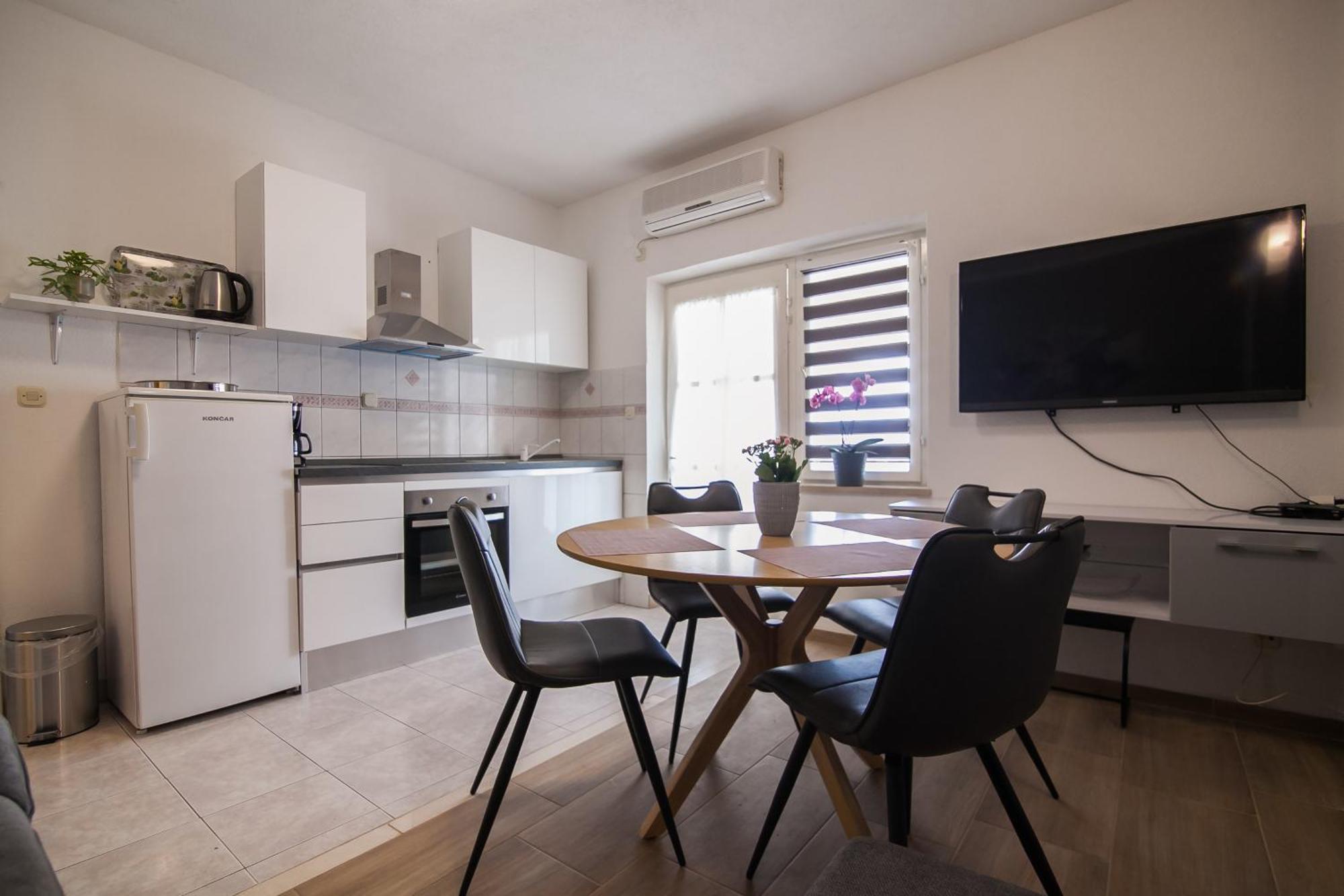 Apartments Paula Бол Екстер'єр фото